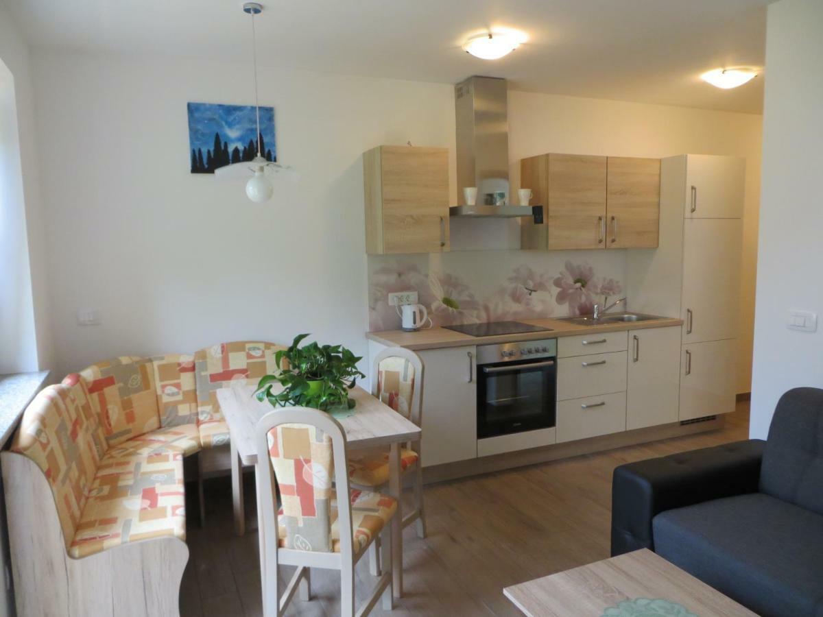 Apartments And Wellness Jelovca Radovljica Luaran gambar